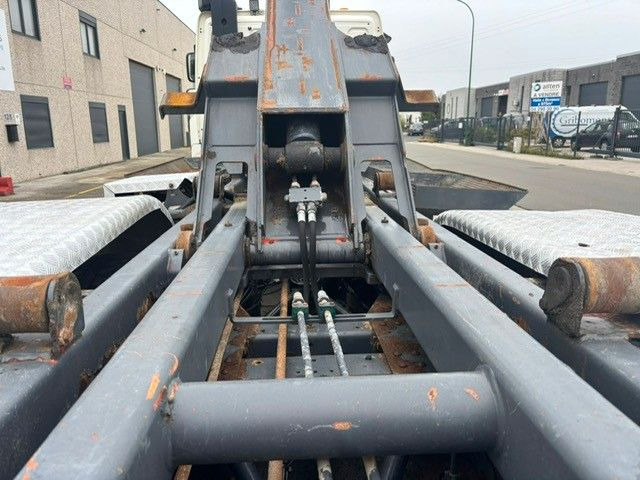 DAF CF85-410. 6x2. EU5. Retarder. - Kamion sa hidrauličnom kukom: slika 4 DAF CF85-410. 6x2. EU5. Retarder. - Kamion sa hidrauličnom kukom: slika 4