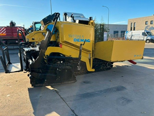 Demag DF 45 CS. SVEDALA. Demag DF 45 CS. SVEDALA. - Asfaltni finišer: slika 4 Demag DF 45 CS. SVEDALA. Demag DF 45 CS. SVEDALA. - Asfaltni finišer: slika 4