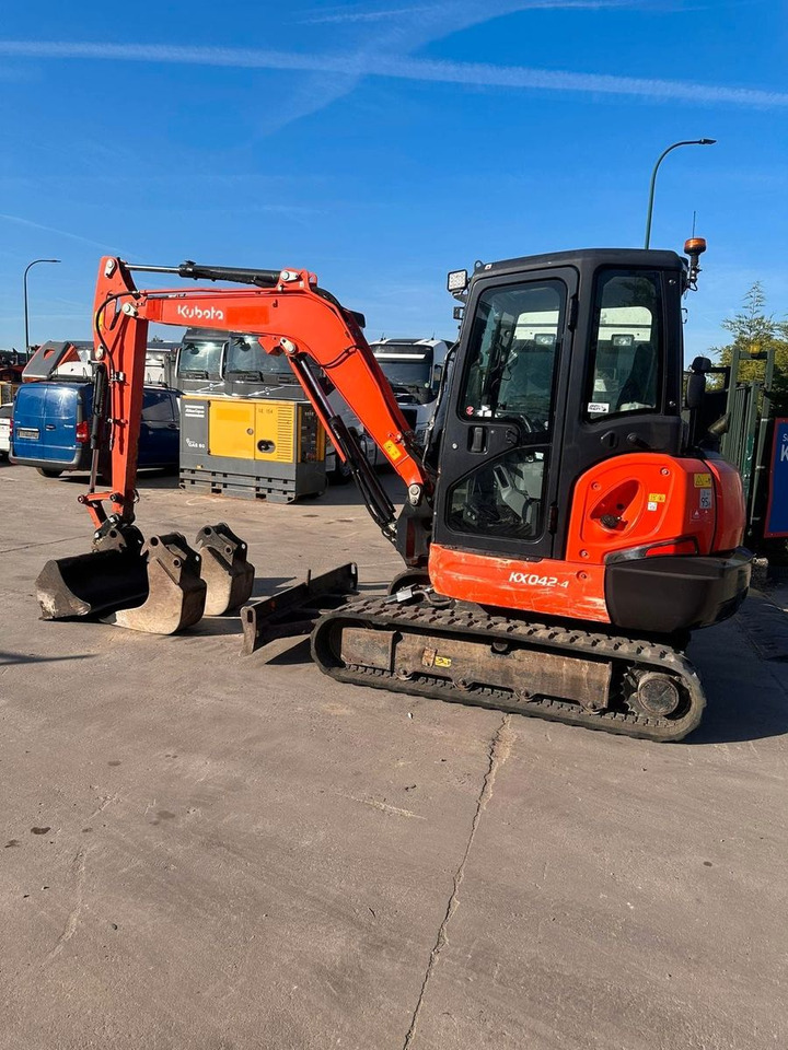 Kubota KX042-4. 3 Löffel. - Mini bager: slika 4 Kubota KX042-4. 3 Löffel. - Mini bager: slika 4