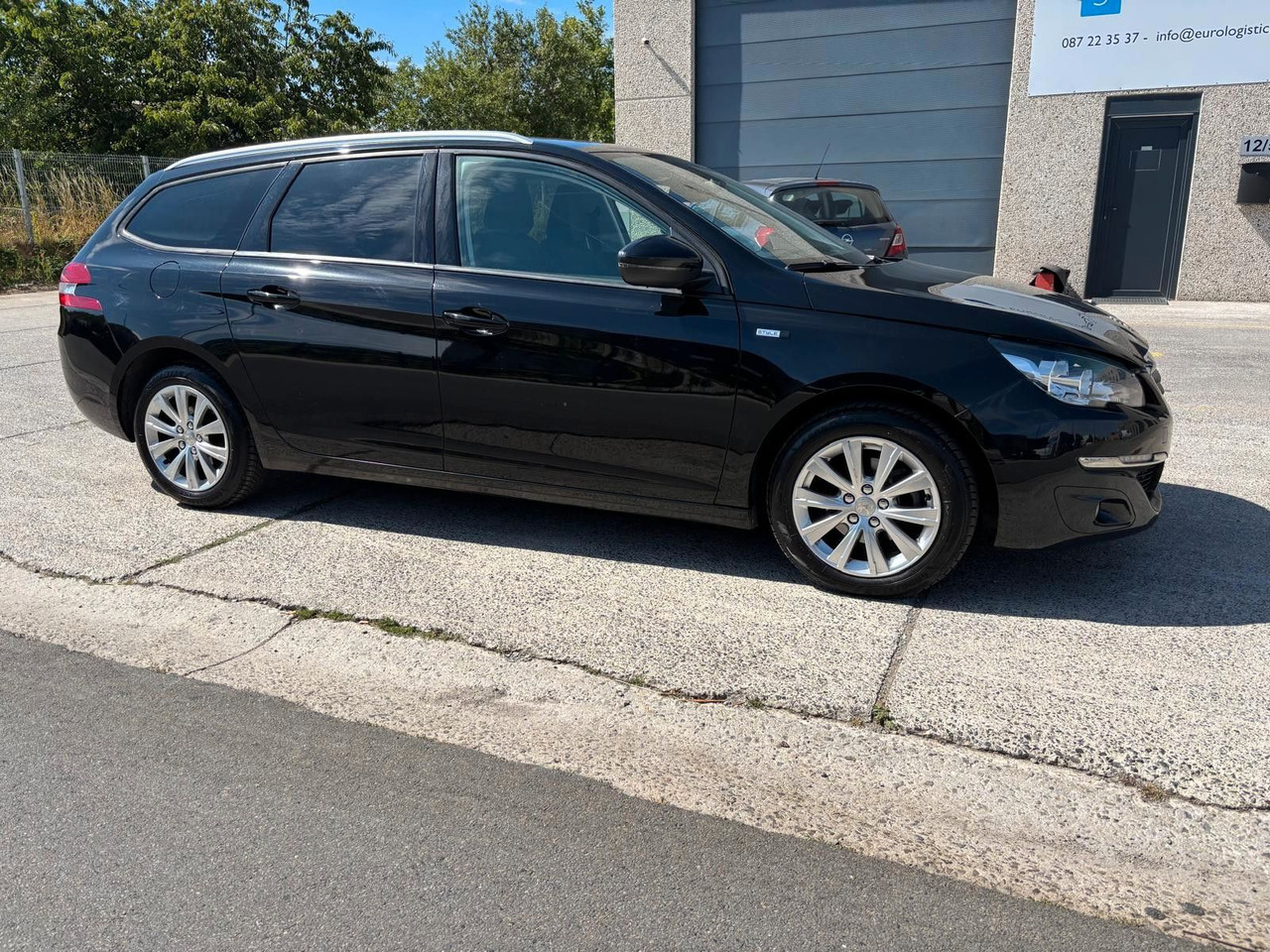 Peugeot 308 Klima. Kamera. Navi. Tempomat - Karavan: slika 5 Peugeot 308 Klima. Kamera. Navi. Tempomat - Karavan: slika 5