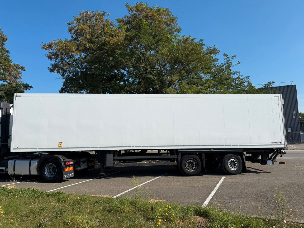 Schmitz Cargobull SKO 20. Dhollandia Lift. 2 Achsen. - Poluprikolica sa zatvorenim sandukom: slika 1 Schmitz Cargobull SKO 20. Dhollandia Lift. 2 Achsen. - Poluprikolica sa zatvorenim sandukom: slika 1