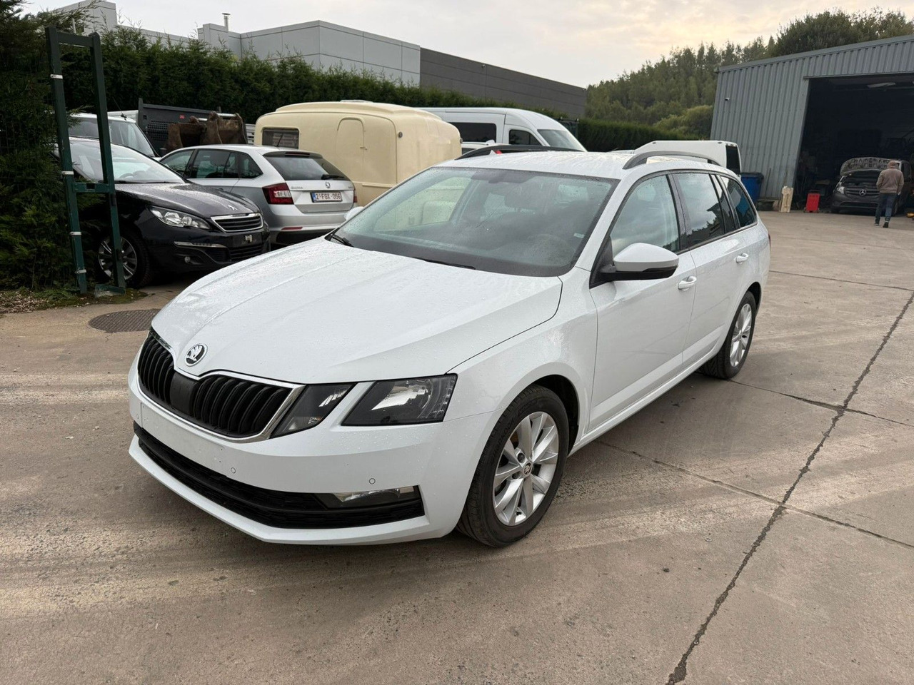 Skoda Octavia 1.6 TDI Klima. Navi. Tempomat. - Karavan: slika 4 Skoda Octavia 1.6 TDI Klima. Navi. Tempomat. - Karavan: slika 4
