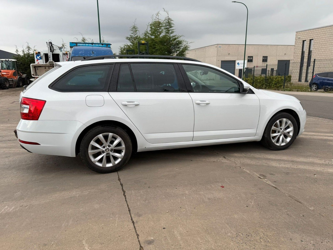Skoda Octavia 1.6 TDI Klima. Navi. Tempomat. - Karavan: slika 5 Skoda Octavia 1.6 TDI Klima. Navi. Tempomat. - Karavan: slika 5