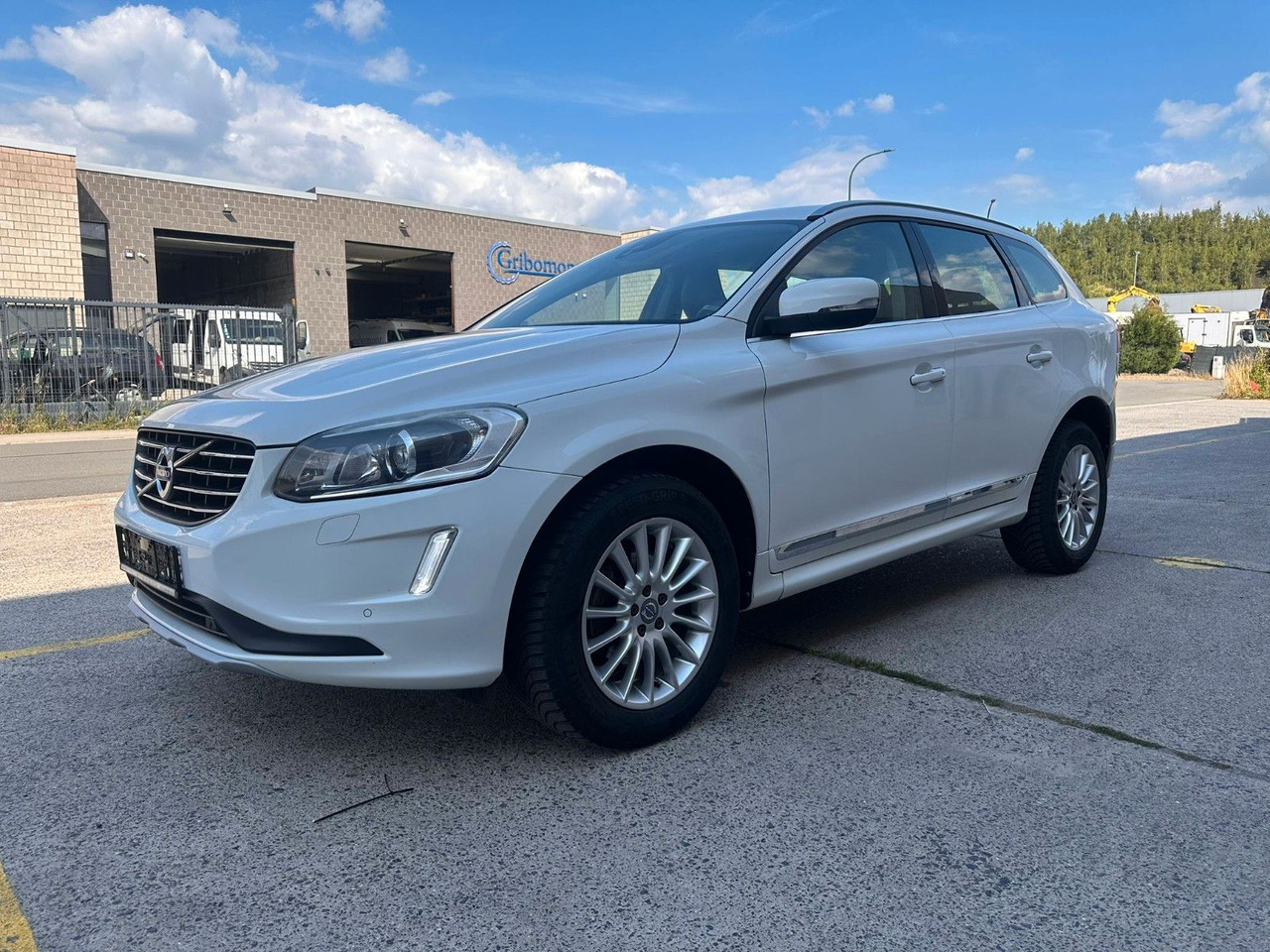 Volvo XC60 D3. Automatik. Klima. Kamera. Volleder. - SUVSUV: slika 5 Volvo XC60 D3. Automatik. Klima. Kamera. Volleder. - SUVSUV: slika 5