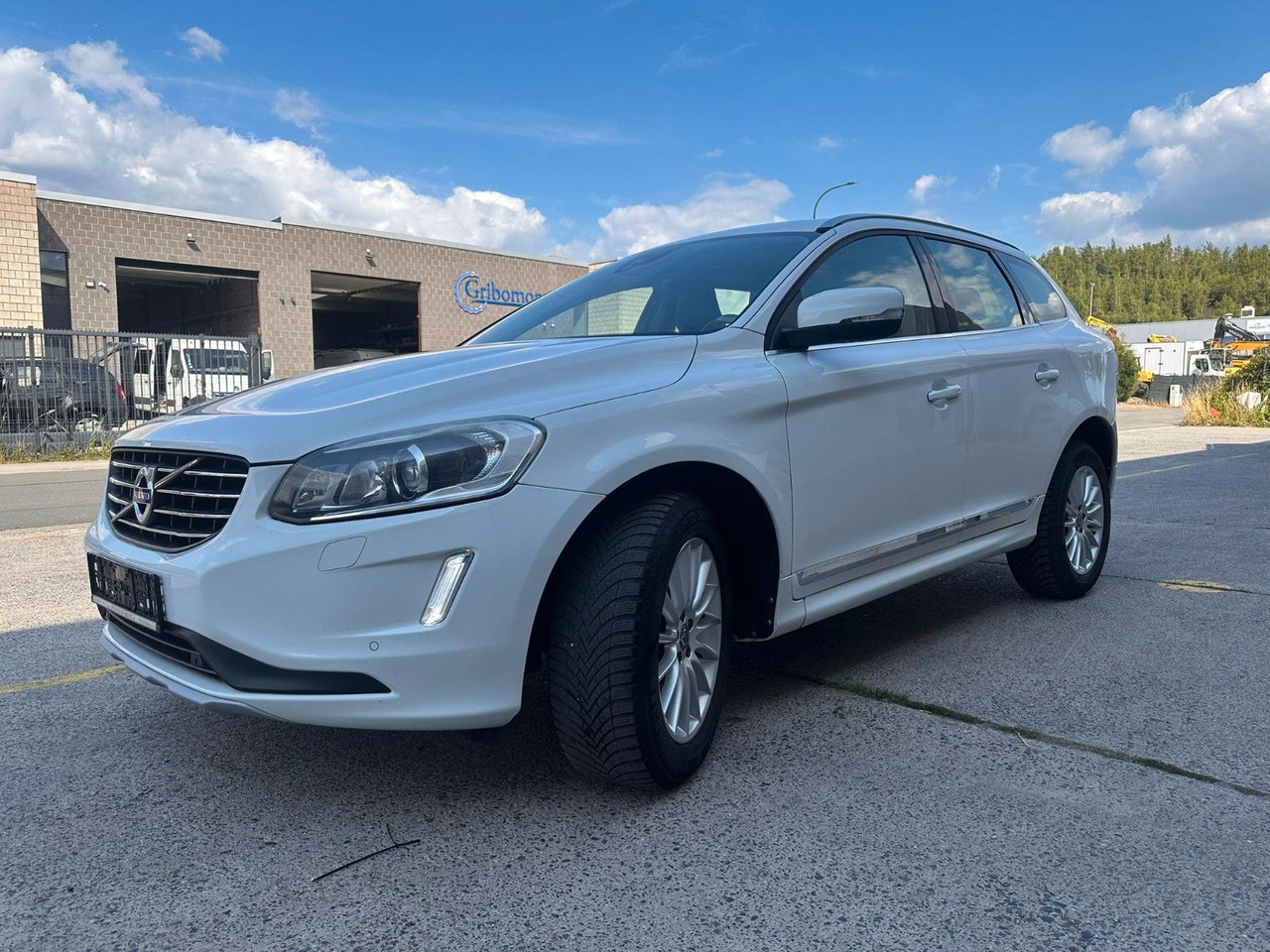 Volvo XC60 D3. Automatik. Klima. Kamera. Volleder. - SUVSUV: slika 4 Volvo XC60 D3. Automatik. Klima. Kamera. Volleder. - SUVSUV: slika 4