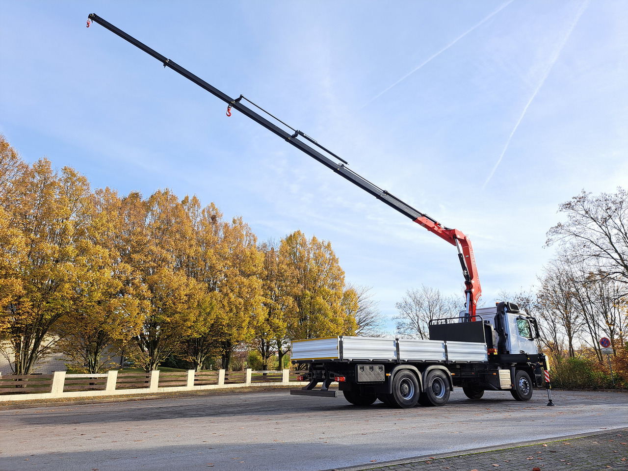 MERCEDES-BENZ AROCS 3340 CRANE FASSI F245 FLATBED TWISTLOCK EURO 3 - Kamion sa tovarnim sandukom, Kamion sa dizalicom: slika 3 MERCEDES-BENZ AROCS 3340 CRANE FASSI F245 FLATBED TWISTLOCK EURO 3 - Kamion sa tovarnim sandukom, Kamion sa dizalicom: slika 3