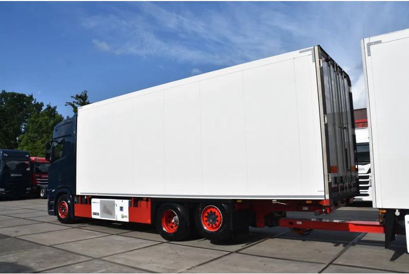 Scania S520 V8 NGS 6x2*4NB - THERMO KING - RETARDER - FULL AIR - WHEELBASE: 515 CM - LED LIGHTS - TOP CONDITION - - Hladnjača: slika 3 Scania S520 V8 NGS 6x2*4NB - THERMO KING - RETARDER - FULL AIR - WHEELBASE: 515 CM - LED LIGHTS - TOP CONDITION - - Hladnjača: slika 3
