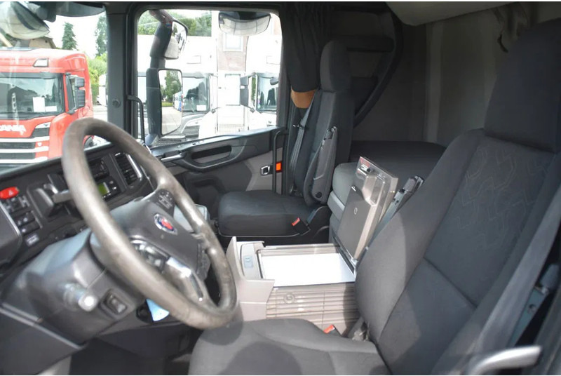 Scania S520 V8 NGS 6x2*4NB - THERMO KING - RETARDER - FULL AIR - WHEELBASE: 515 CM - LED LIGHTS - TOP CONDITION - - Hladnjača: slika 4 Scania S520 V8 NGS 6x2*4NB - THERMO KING - RETARDER - FULL AIR - WHEELBASE: 515 CM - LED LIGHTS - TOP CONDITION - - Hladnjača: slika 4
