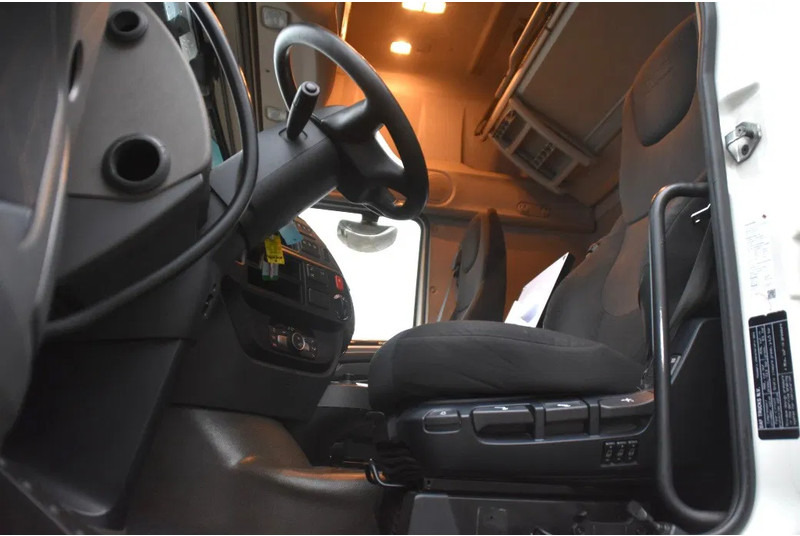 DAF XF 480 SSC 4x2 - RETARDER - 774 TKM - PARK. AIRCO - 2 x FUEL TANKS - LED LIGHTS - TOP CONDITION - - Tegljač: slika 4 DAF XF 480 SSC 4x2 - RETARDER - 774 TKM - PARK. AIRCO - 2 x FUEL TANKS - LED LIGHTS - TOP CONDITION - - Tegljač: slika 4