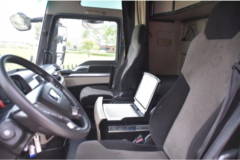 MAN TGX 18.420 - EURO 6 - ADR FL - PARK. AIRCO - NAVI - PTO - XENON LIGHTS - TOP CONDITION - - Tegljač: slika 5 MAN TGX 18.420 - EURO 6 - ADR FL - PARK. AIRCO - NAVI - PTO - XENON LIGHTS - TOP CONDITION - - Tegljač: slika 5