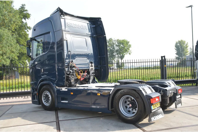 Scania S450 4x2NB - FULL AIR - RETARDER - ACC - AIRCO - 2 x FUEL TANKS - TOP CONDITION - - Tegljač: slika 3 Scania S450 4x2NB - FULL AIR - RETARDER - ACC - AIRCO - 2 x FUEL TANKS - TOP CONDITION - - Tegljač: slika 3