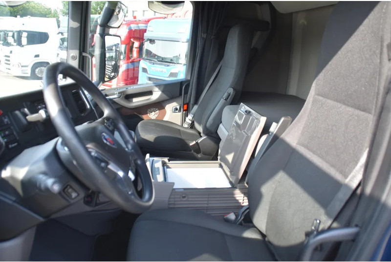 Scania S450 4x2NB - FULL AIR - RETARDER - ACC - AIRCO - 2 x FUEL TANKS - TOP CONDITION - - Tegljač: slika 4 Scania S450 4x2NB - FULL AIR - RETARDER - ACC - AIRCO - 2 x FUEL TANKS - TOP CONDITION - - Tegljač: slika 4