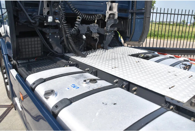 Scania S450 NGS 4x2NB - FULL AIR - RETARDER - ACC - PARK. AIRCO - 2 x FUEL TANKS - TOP CONDITION - - Tegljač: slika 4 Scania S450 NGS 4x2NB - FULL AIR - RETARDER - ACC - PARK. AIRCO - 2 x FUEL TANKS - TOP CONDITION - - Tegljač: slika 4