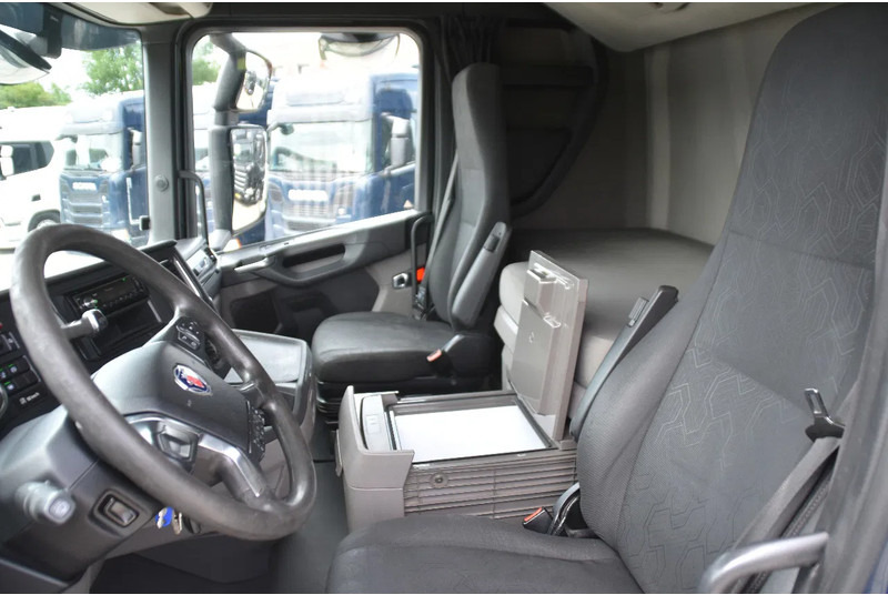 Scania S450 NGS 4x2NB - RETARDER - 773 TKM - ACC - FULL AIR - 2 x FUEL TANKS - TOP CONDITION - - Tegljač: slika 5 Scania S450 NGS 4x2NB - RETARDER - 773 TKM - ACC - FULL AIR - 2 x FUEL TANKS - TOP CONDITION - - Tegljač: slika 5
