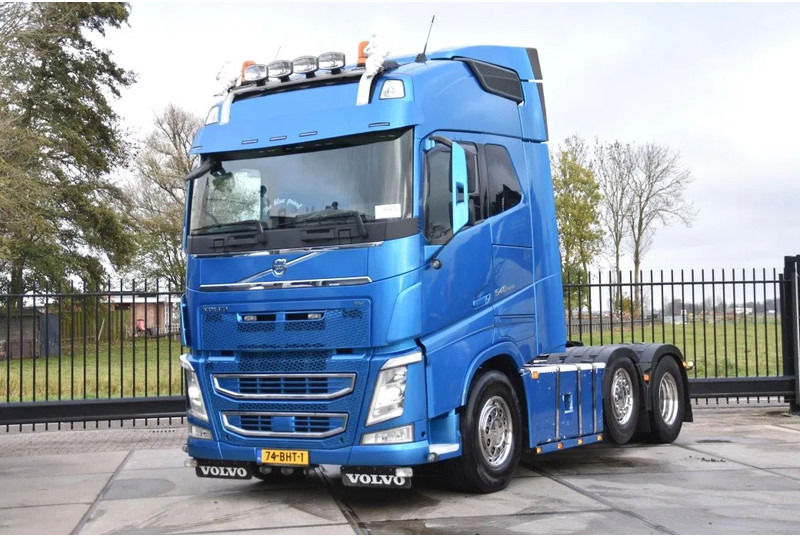 Volvo FH 540 Globe 6x2/4 - 633 TKM - HYDRAULICS - PTO - 2 BEDS - XENON - GOOD CONDITION - - Tegljač: slika 2 Volvo FH 540 Globe 6x2/4 - 633 TKM - HYDRAULICS - PTO - 2 BEDS - XENON - GOOD CONDITION - - Tegljač: slika 2