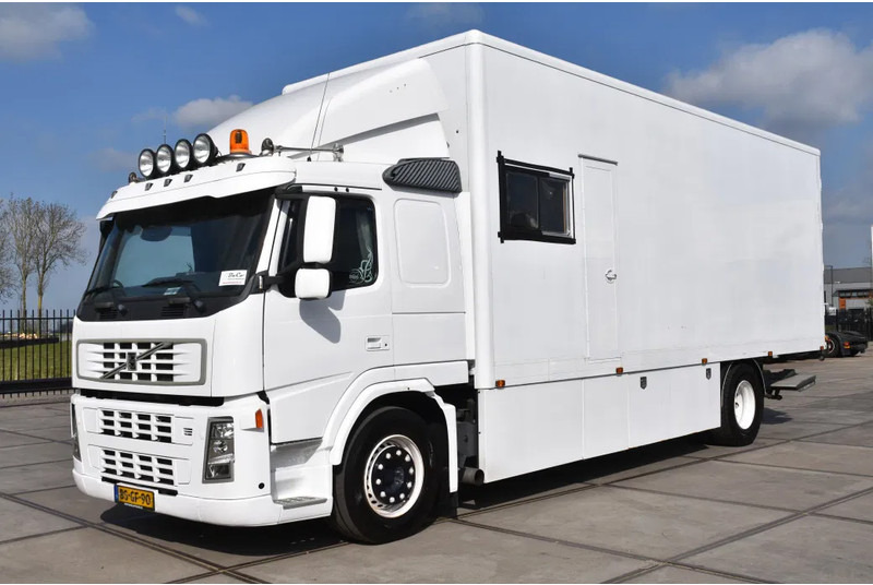 Volvo FM 380 4x2 - EURO 3 - 755 TKM - SPECIAL INTERIOR - LIVING - TV - DOUCHE - TOILET - ELEVATOR - GOOD CONDITION - - Kamion sa zatvorenim sandukom: slika 1 Volvo FM 380 4x2 - EURO 3 - 755 TKM - SPECIAL INTERIOR - LIVING - TV - DOUCHE - TOILET - ELEVATOR - GOOD CONDITION - - Kamion sa zatvorenim sandukom: slika 1