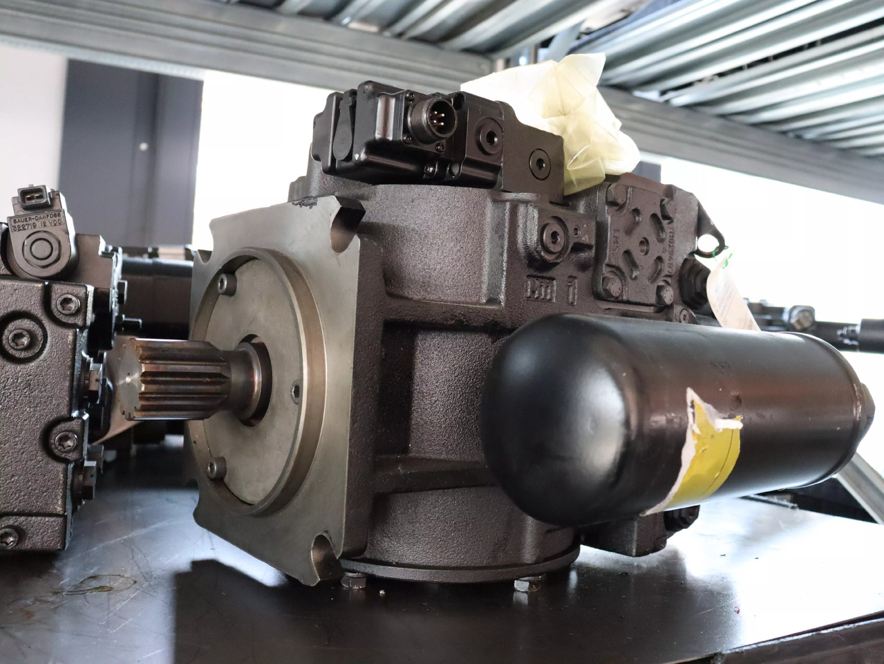 DANFOSS / SAUER 90L130KPVBJ8ELRF4F03GBA424236 - Hidraulična pumpa za Građevinska mašina: slika 1 DANFOSS / SAUER 90L130KPVBJ8ELRF4F03GBA424236 - Hidraulična pumpa za Građevinska mašina: slika 1