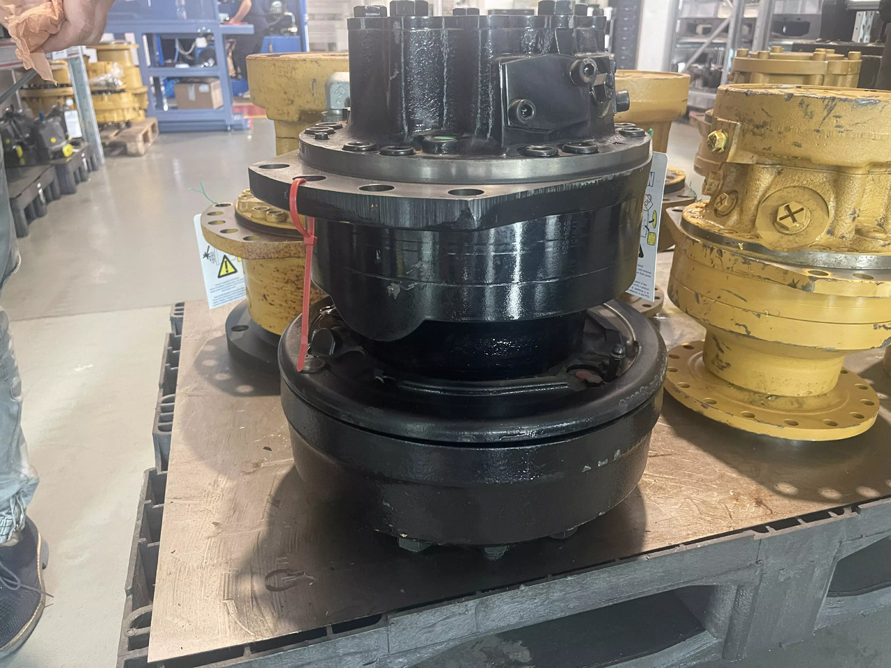 POCLAIN MS11-0-121-R11-1P22-5DEFJ - Hidraulični motor za Građevinska mašina: slika 3 POCLAIN MS11-0-121-R11-1P22-5DEFJ - Hidraulični motor za Građevinska mašina: slika 3