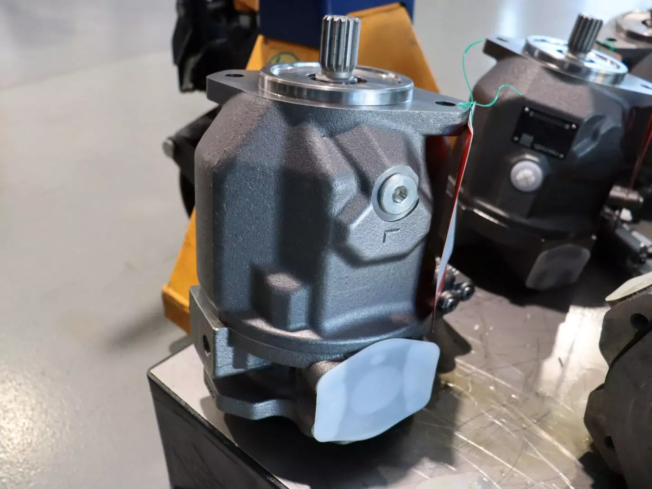 REXROTH A10VO45DFLR/31R-VSC62K01 - Rezervni deo za Građevinska mašina: slika 1 REXROTH A10VO45DFLR/31R-VSC62K01 - Rezervni deo za Građevinska mašina: slika 1