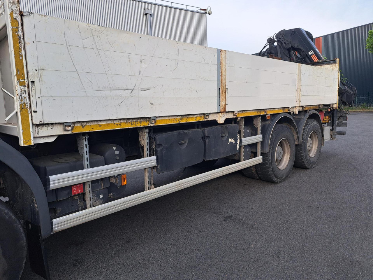 SCANIA SCANIA P 410 PLAT GRUE 18tm - Kamion sa golom šasijom i zatvorenom kabinom: slika 3 SCANIA SCANIA P 410 PLAT GRUE 18tm - Kamion sa golom šasijom i zatvorenom kabinom: slika 3