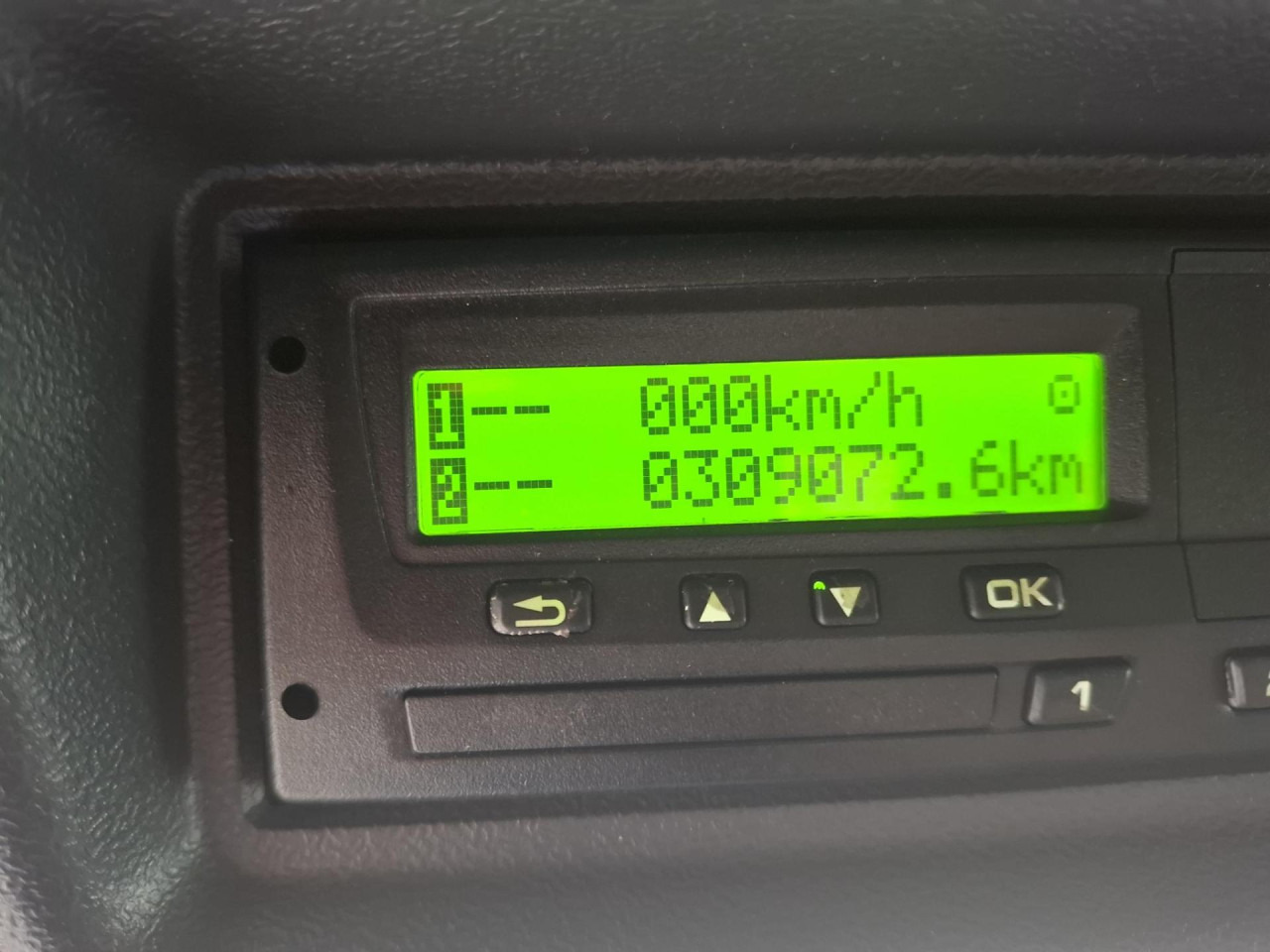 SCANIA SCANIA P250 Fourgon Hayon - Kamion sa golom šasijom i zatvorenom kabinom: slika 5 SCANIA SCANIA P250 Fourgon Hayon - Kamion sa golom šasijom i zatvorenom kabinom: slika 5