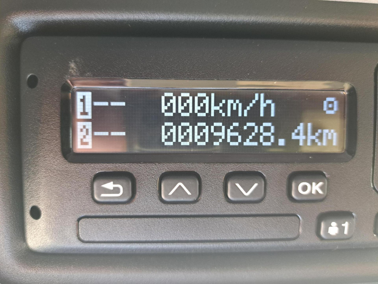 SCANIA SCANIA P280 4x2 Fourgon /Hayon 9L - Kamion sa golom šasijom i zatvorenom kabinom: slika 5 SCANIA SCANIA P280 4x2 Fourgon /Hayon 9L - Kamion sa golom šasijom i zatvorenom kabinom: slika 5