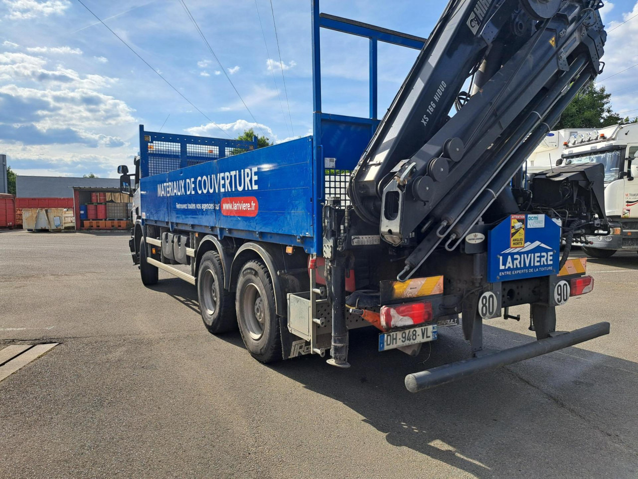 SCANIA SCANIA P410 6x4 - Kamion sa golom šasijom i zatvorenom kabinom: slika 2 SCANIA SCANIA P410 6x4 - Kamion sa golom šasijom i zatvorenom kabinom: slika 2