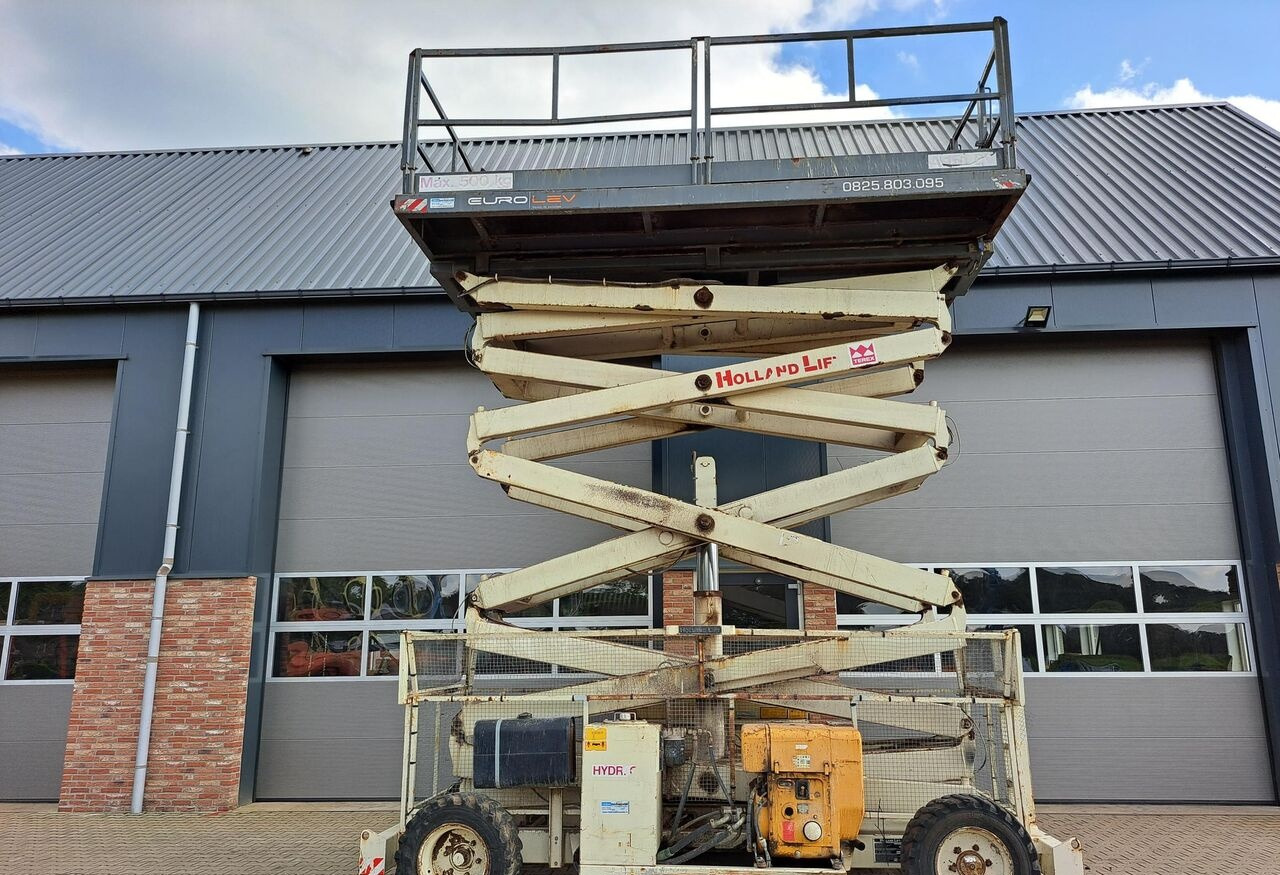 Holland Lift A151DV - Lift u obliku makaza: slika 1 Holland Lift A151DV - Lift u obliku makaza: slika 1