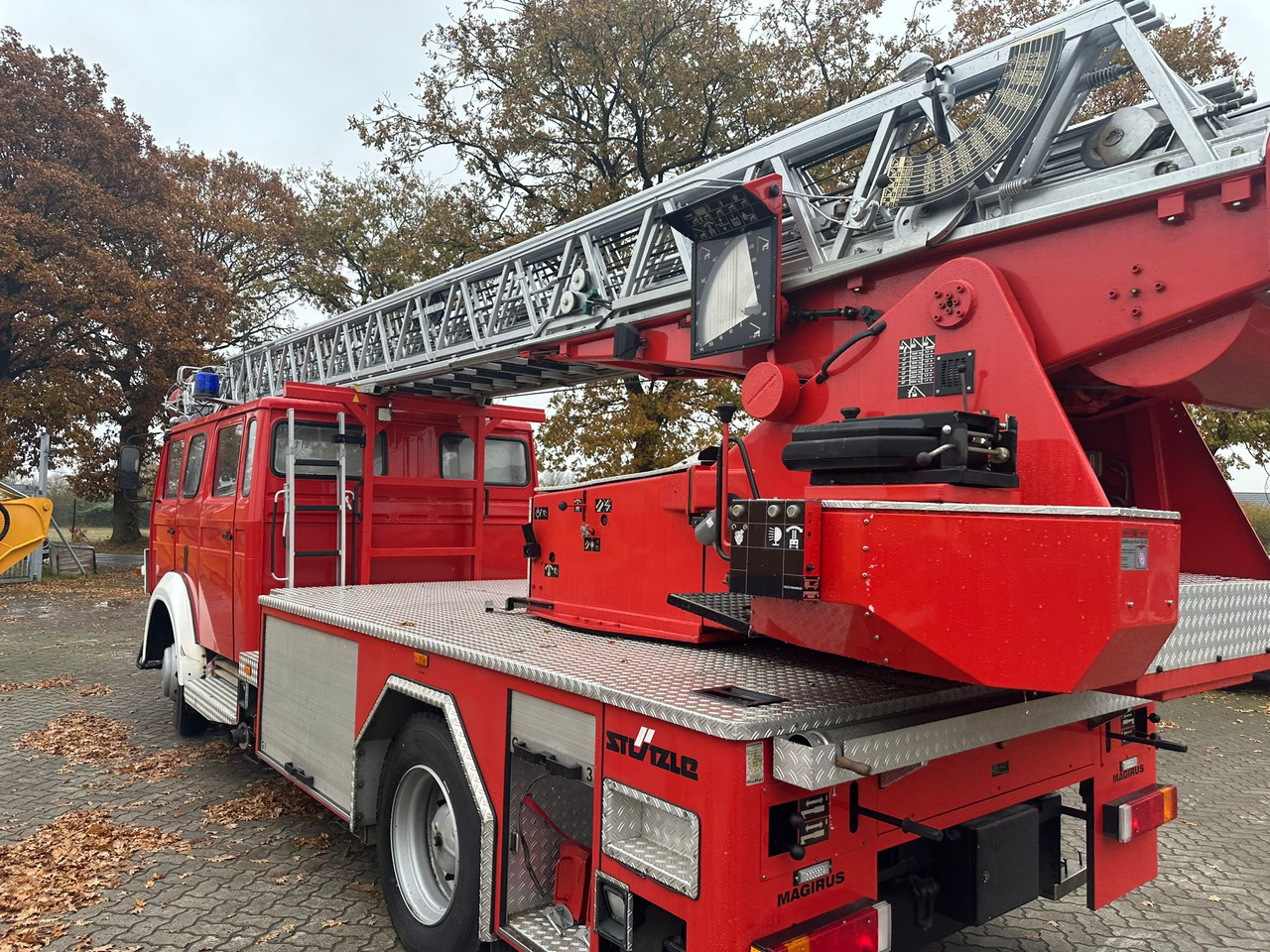 IVECO MAGIRUS 140-25A - Vatrogasni kamion: slika 2 IVECO MAGIRUS 140-25A - Vatrogasni kamion: slika 2