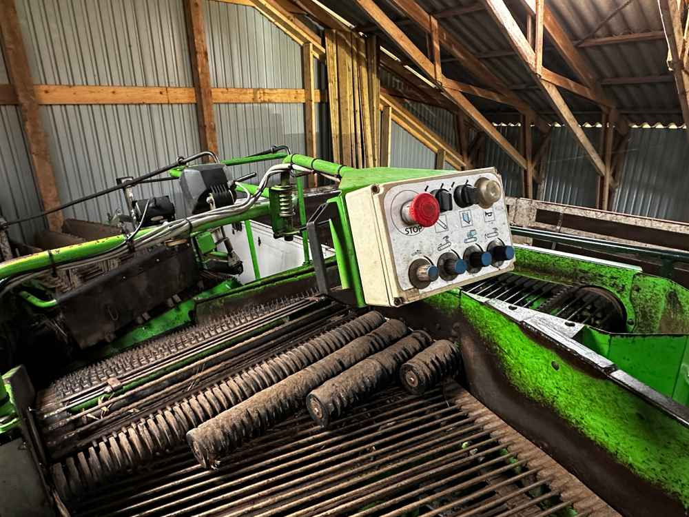 AVR SPIRIT 8200 - Kombajn: slika 4 AVR SPIRIT 8200 - Kombajn: slika 4