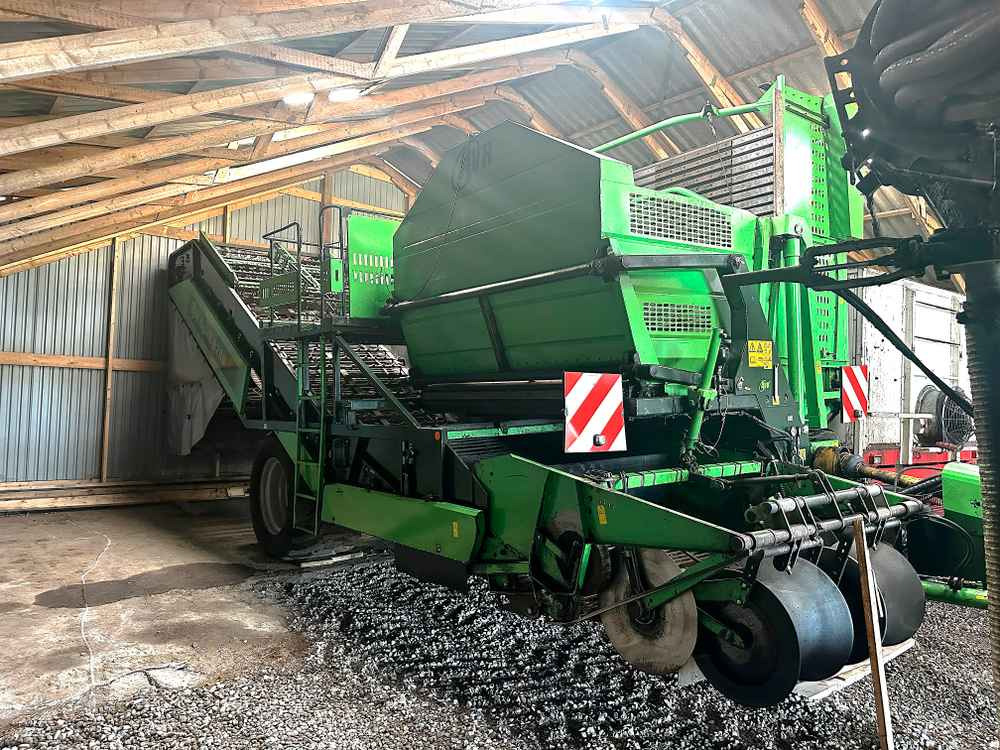 AVR SPIRIT 8200 - Kombajn: slika 1 AVR SPIRIT 8200 - Kombajn: slika 1