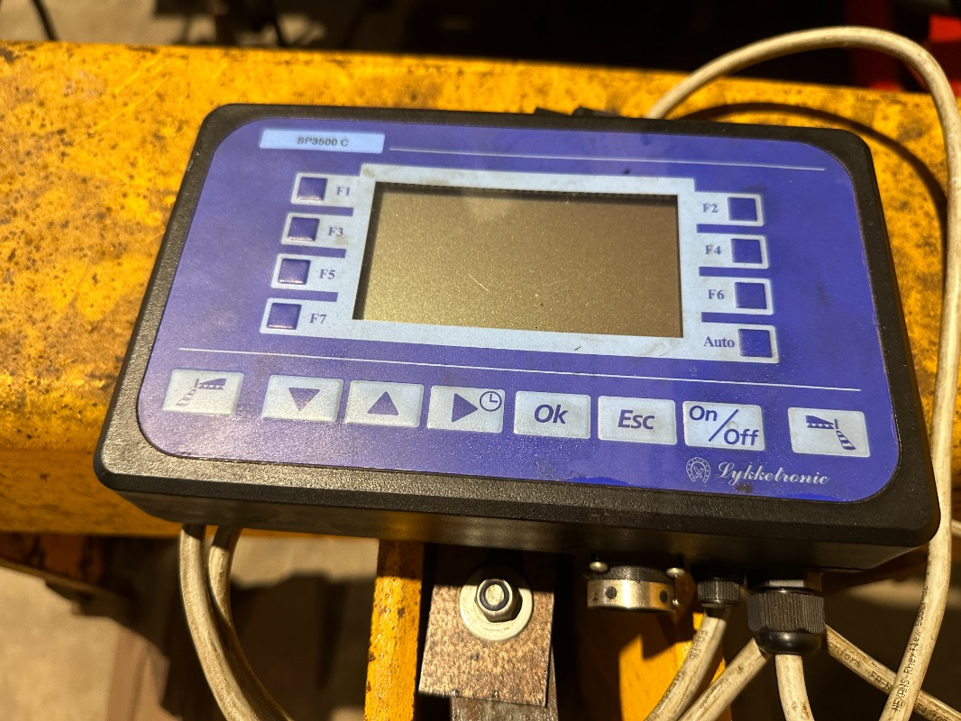 Kverneland UN-3200 - Kombajn: slika 3 Kverneland UN-3200 - Kombajn: slika 3