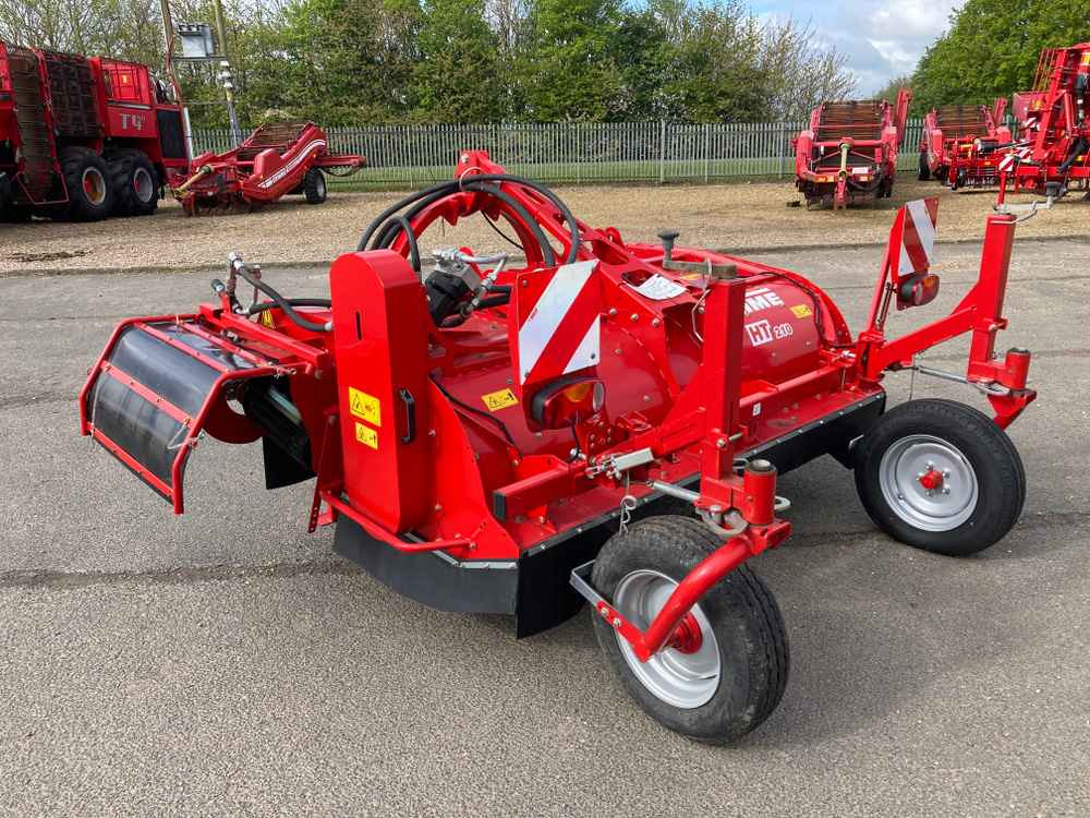 Grimme Grimme HT 210 Front Mounted Self-Propelled Topper - Kombajn: slika 1 Grimme Grimme HT 210 Front Mounted Self-Propelled Topper - Kombajn: slika 1