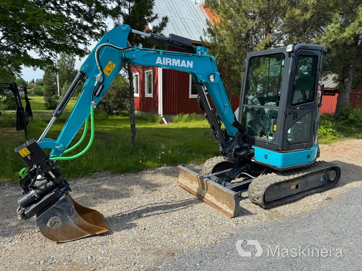 Grävmaskin Airman AX33u-7 med tillbehör - Bager guseničar: slika 1 Grävmaskin Airman AX33u-7 med tillbehör - Bager guseničar: slika 1