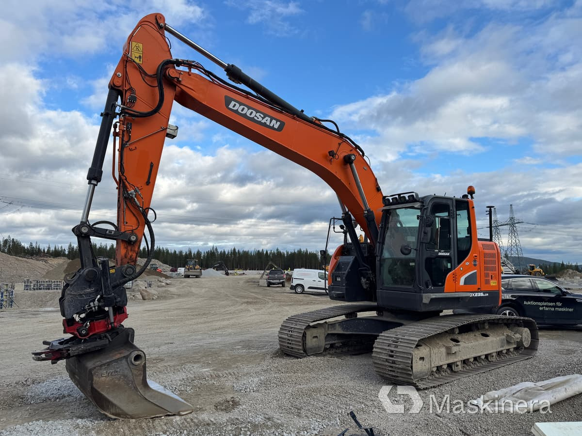 Grävmaskin Doosan DX235LCR-5 med L5 grävsystem - Bager guseničar: slika 1 Grävmaskin Doosan DX235LCR-5 med L5 grävsystem - Bager guseničar: slika 1