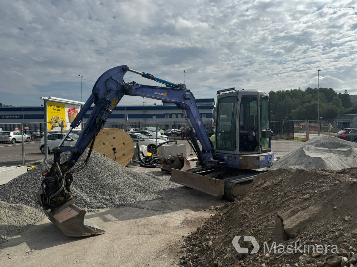 Bager guseničar Grävmaskin Airman AX50U: slika 10