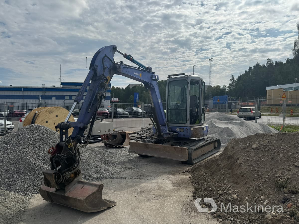 Bager guseničar Grävmaskin Airman AX50U: slika 1