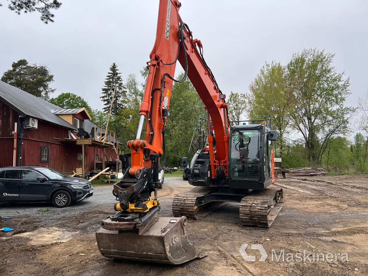 Grävmaskin Hitachi ZX135US-6 med tillbehör - Bager guseničar: slika 2 Grävmaskin Hitachi ZX135US-6 med tillbehör - Bager guseničar: slika 2