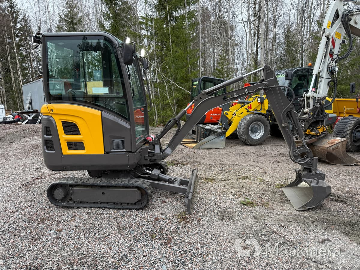 Grävmaskin Volvo EC18C med redskap - Bager guseničar: slika 4 Grävmaskin Volvo EC18C med redskap - Bager guseničar: slika 4