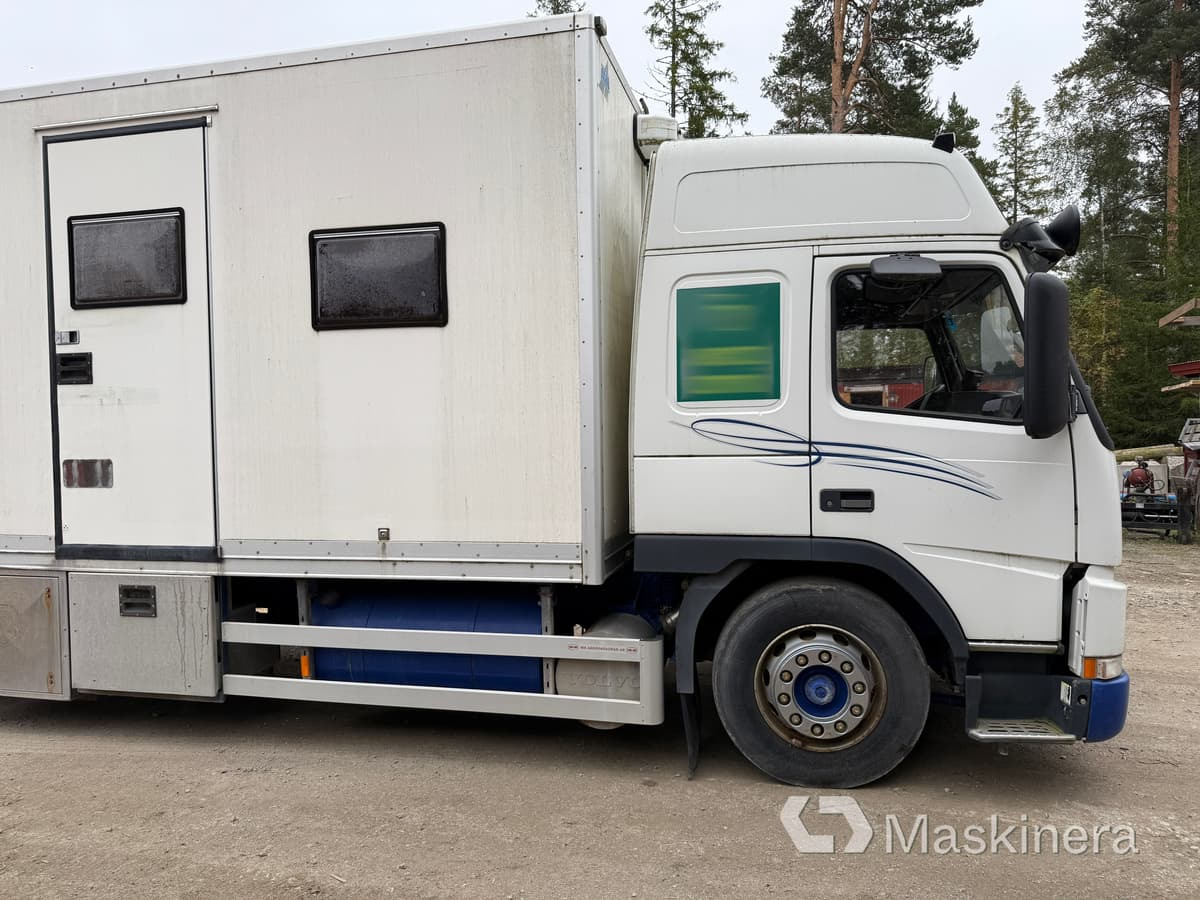Hästlastbil Volvo FM7 4X2 - Kamioni za prevoz konja: slika 5 Hästlastbil Volvo FM7 4X2 - Kamioni za prevoz konja: slika 5