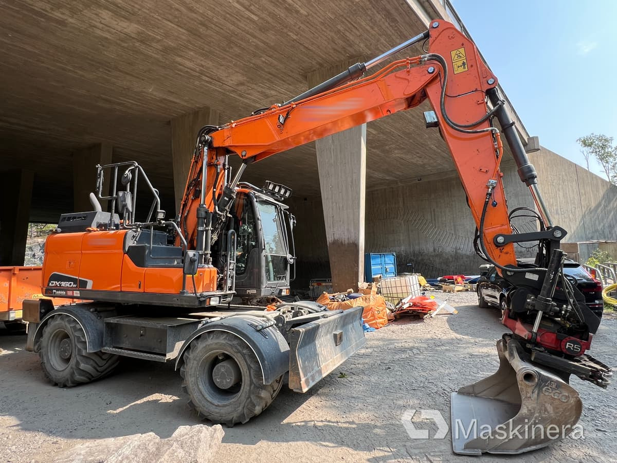 Hjulgrävare Doosan DX160W med tillbehör - Bager guseničar: slika 4 Hjulgrävare Doosan DX160W med tillbehör - Bager guseničar: slika 4