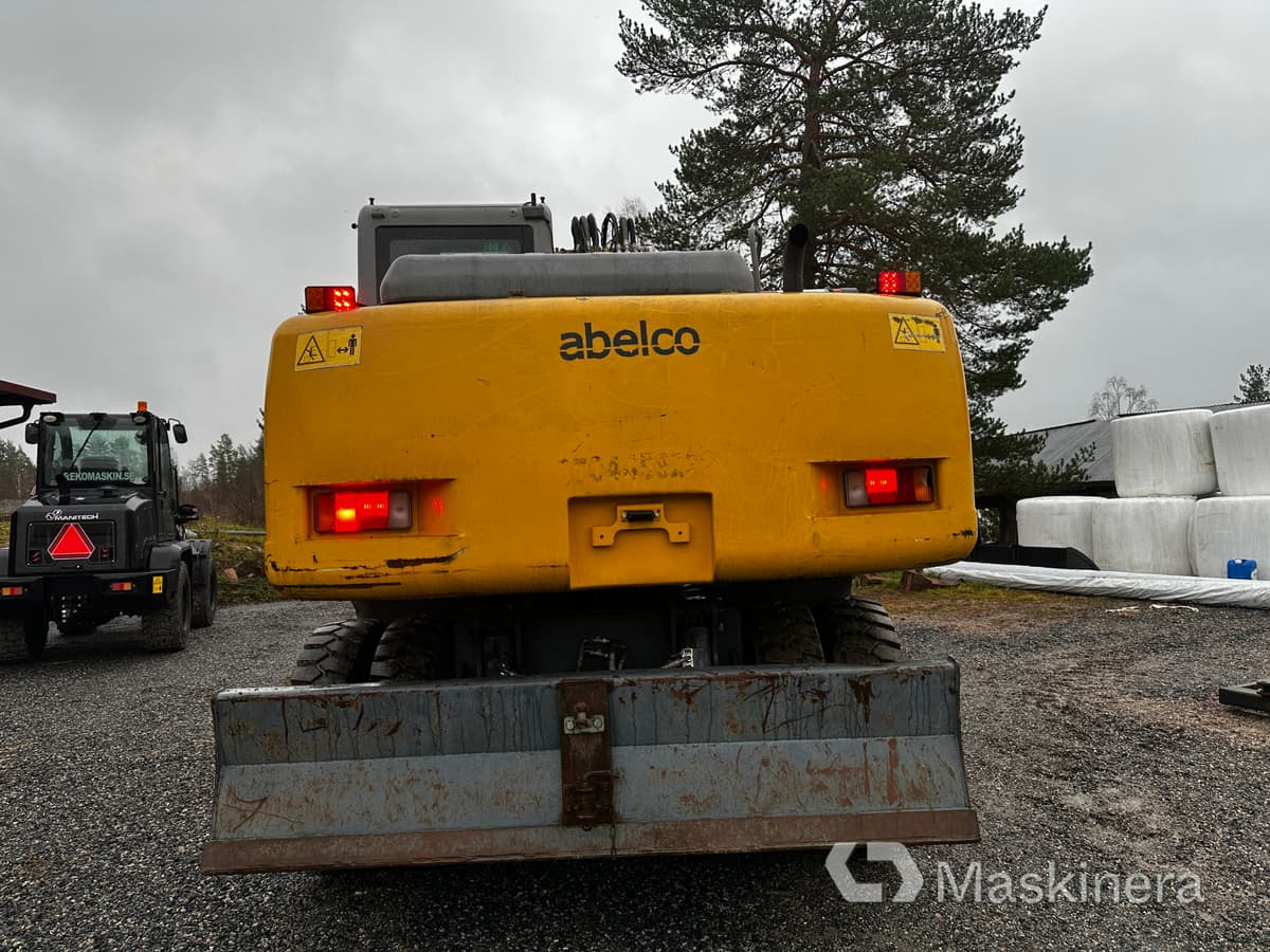 Hjulgrävare XCMG XE150W med flertal redskap - Bager guseničar: slika 4 Hjulgrävare XCMG XE150W med flertal redskap - Bager guseničar: slika 4