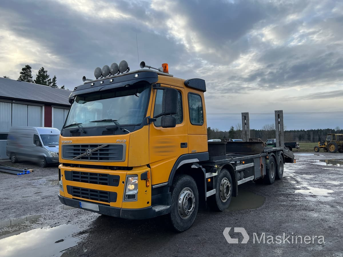 Lastbil Volvo FM9 380 för kompressor & borrigg - Kamion sa tovarnim sandukom: slika 1 Lastbil Volvo FM9 380 för kompressor & borrigg - Kamion sa tovarnim sandukom: slika 1