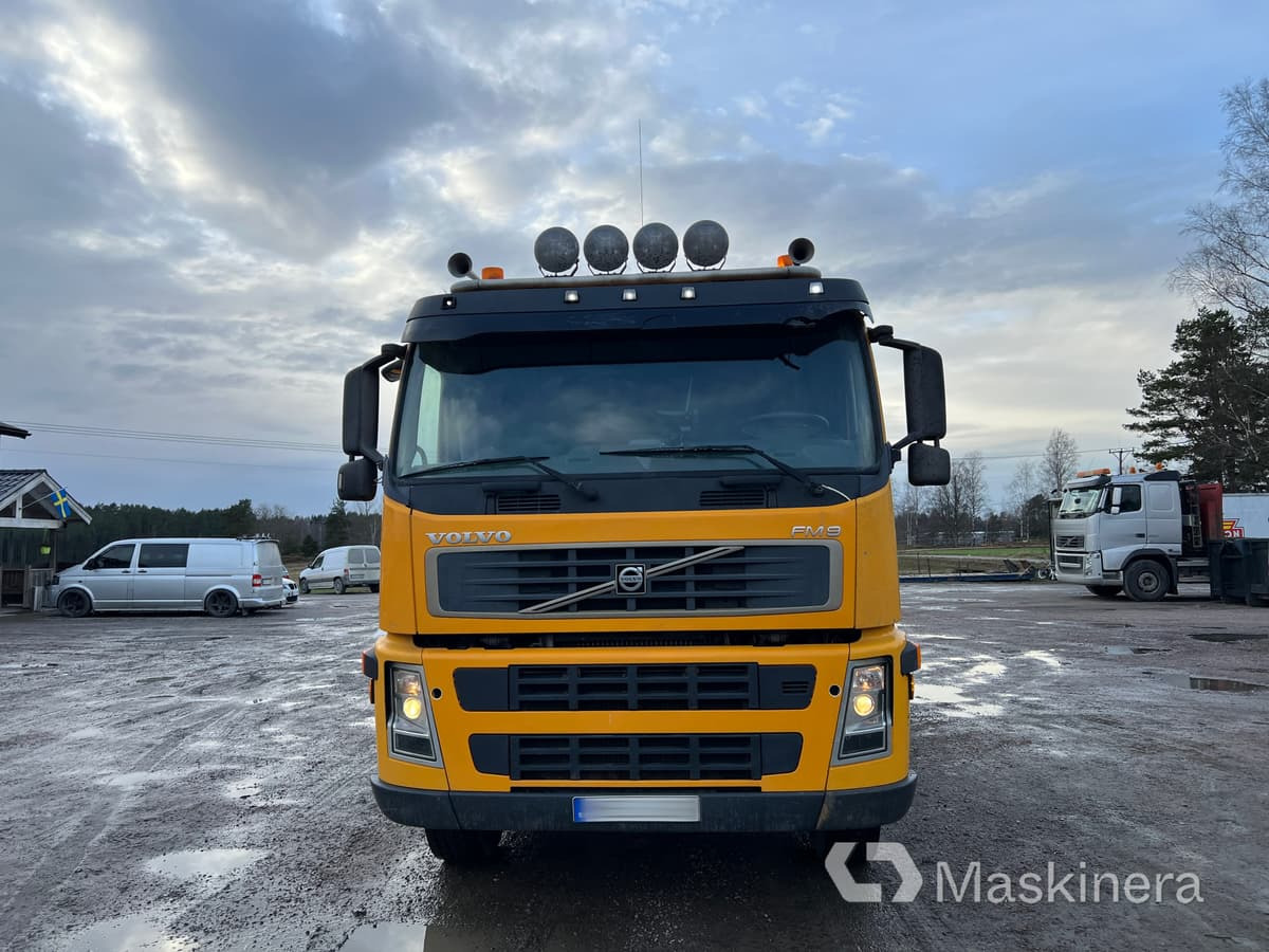 Lastbil Volvo FM9 380 för kompressor & borrigg - Kamion sa tovarnim sandukom: slika 2 Lastbil Volvo FM9 380 för kompressor & borrigg - Kamion sa tovarnim sandukom: slika 2