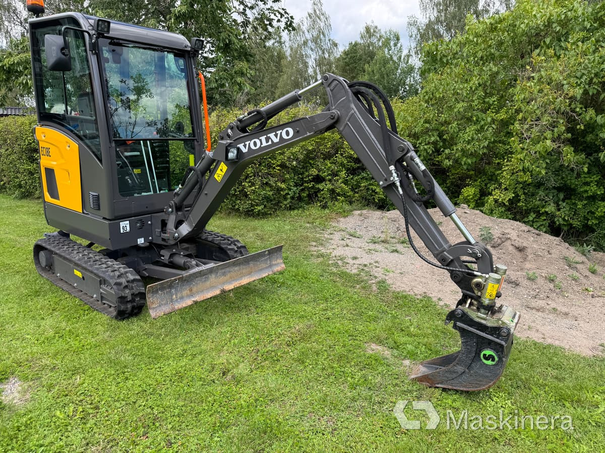 Minigrävare Volvo EC18R Minigrävare Volvo EC18E med trailer - Bager guseničar: slika 4 Minigrävare Volvo EC18R Minigrävare Volvo EC18E med trailer - Bager guseničar: slika 4