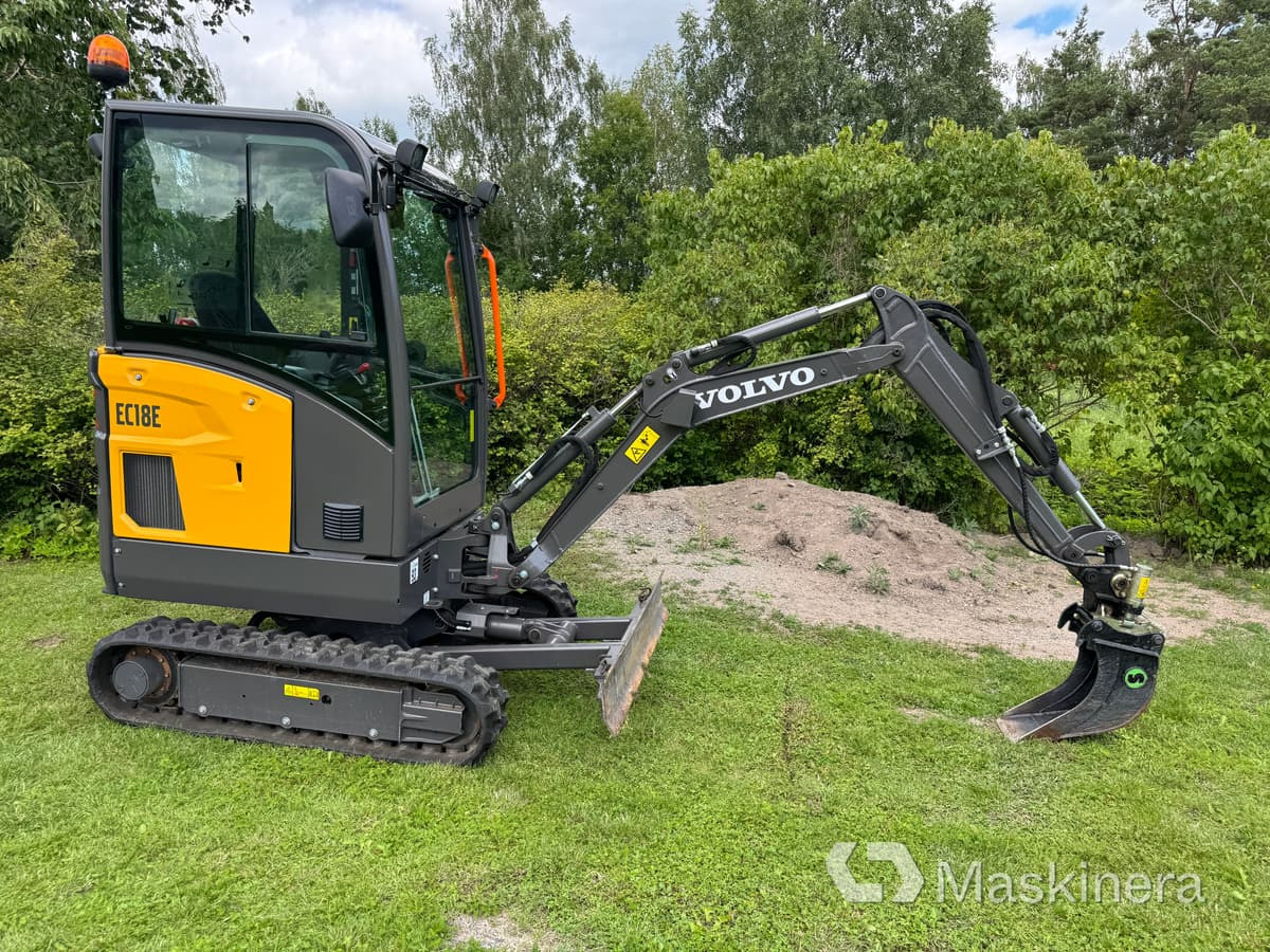 Minigrävare Volvo EC18R Minigrävare Volvo EC18E med trailer - Bager guseničar: slika 5 Minigrävare Volvo EC18R Minigrävare Volvo EC18E med trailer - Bager guseničar: slika 5