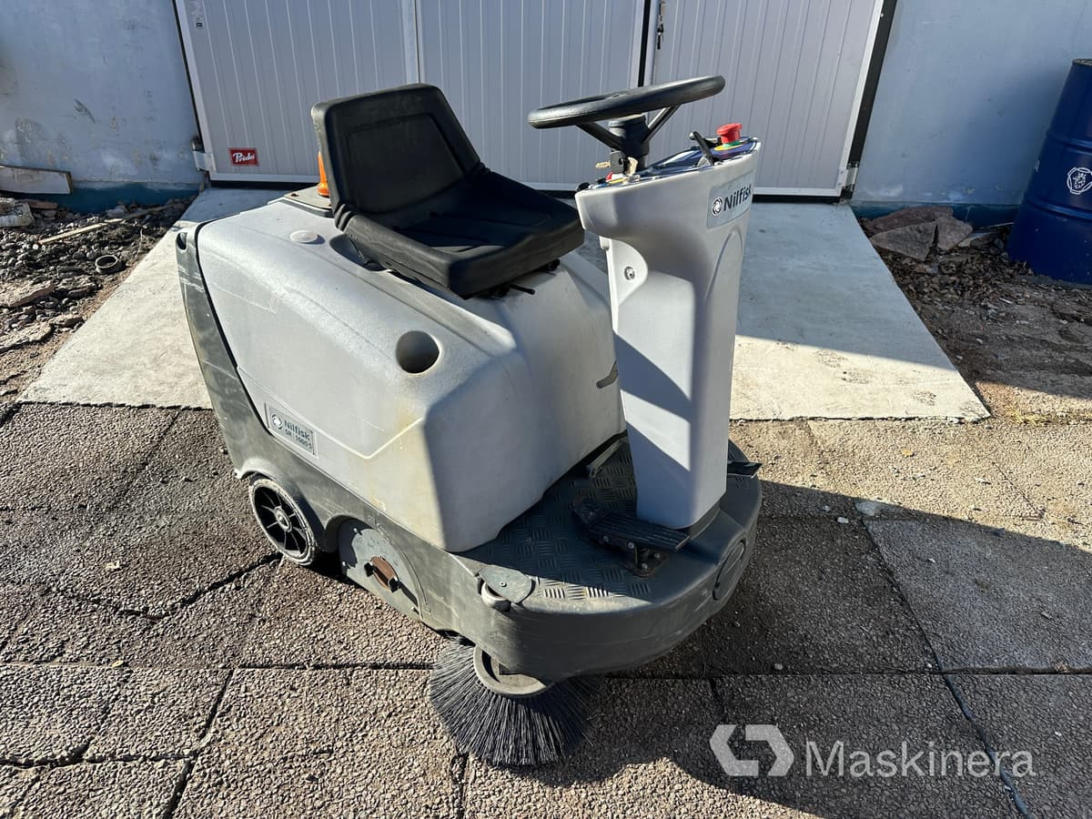 Nilfisk SR1000S B Sopmaskin Nilfisk SR1000S - Autočistilica: slika 1 Nilfisk SR1000S B Sopmaskin Nilfisk SR1000S - Autočistilica: slika 1
