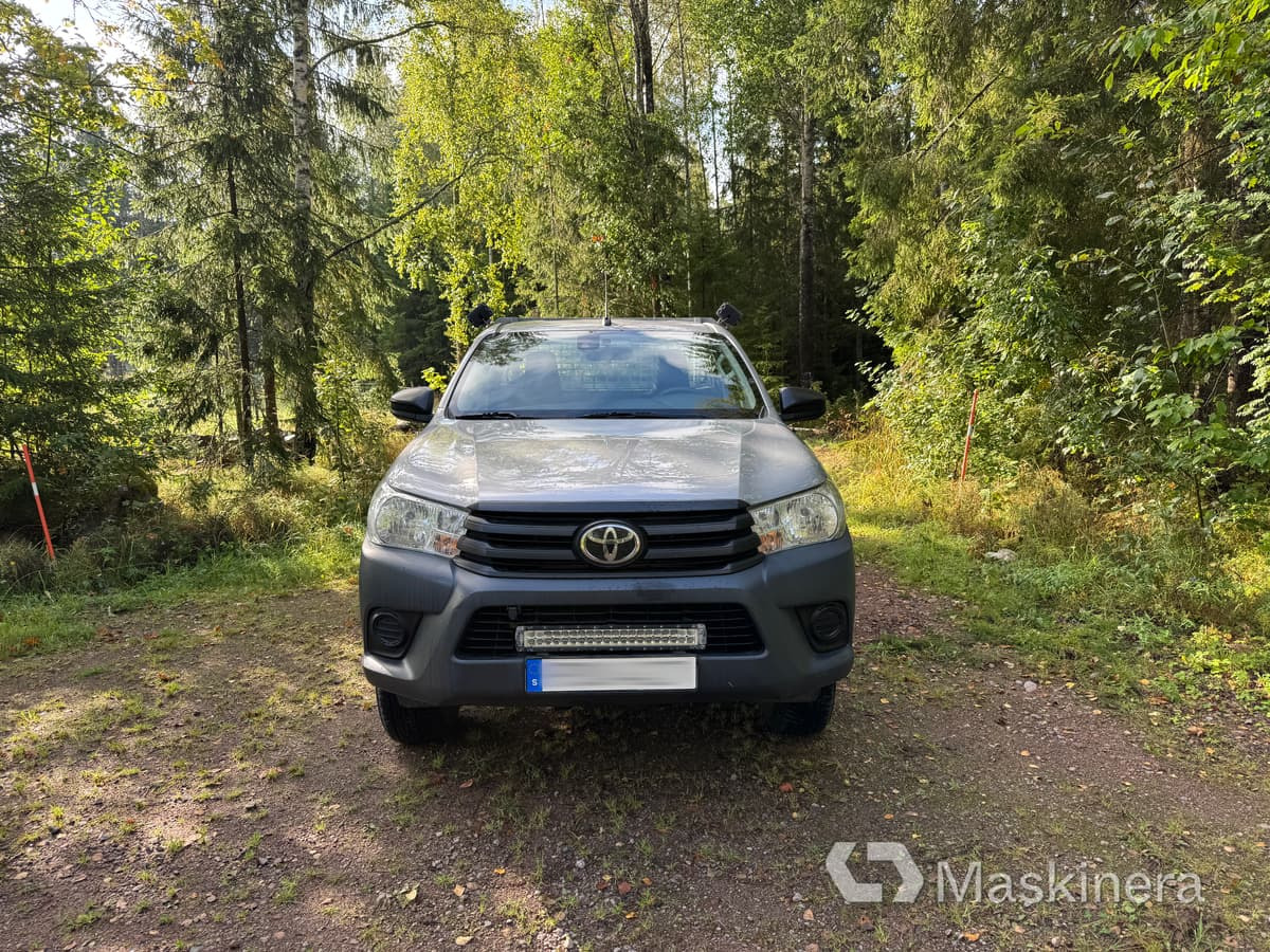 Pickup Toyota Hilux - Mali kombi: slika 2 Pickup Toyota Hilux - Mali kombi: slika 2