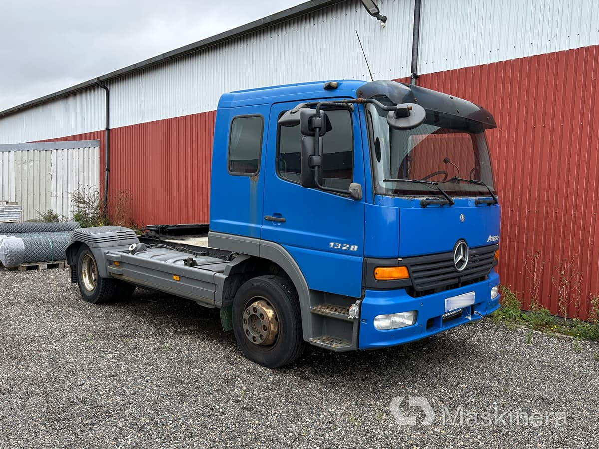 Lastbil Mercedes-Benz Atego 1328 LS 4X - Tegljač: slika 1 Lastbil Mercedes-Benz Atego 1328 LS 4X - Tegljač: slika 1