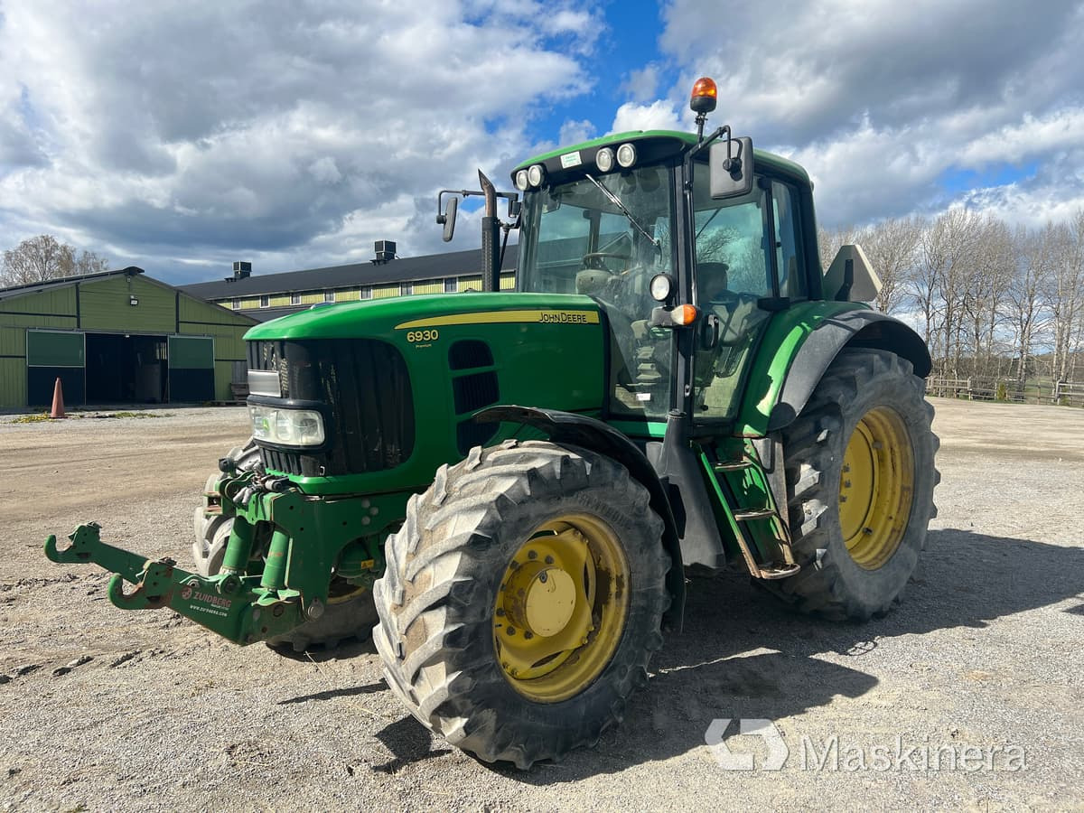 Traktor John Deere 6930 Premium med frontlyft - Traktor: slika 1 Traktor John Deere 6930 Premium med frontlyft - Traktor: slika 1
